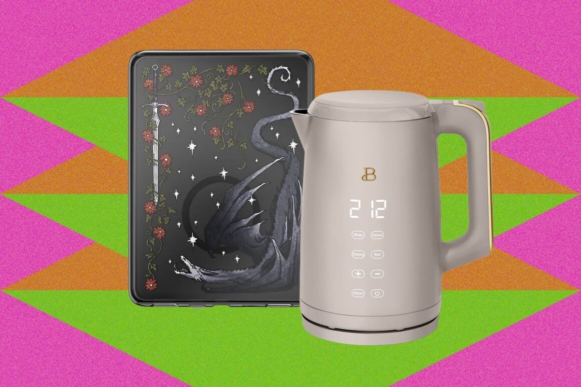 The Best Gifts for Book Lovers (2026): E-Readers, Handy Accessories, Book Sets